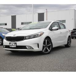 2017 Kia Forte5 EX Luxury! Hatchback! Low km! Roof! Leather!