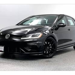 2018 Volkswagen Golf R One Owner / Clean Title