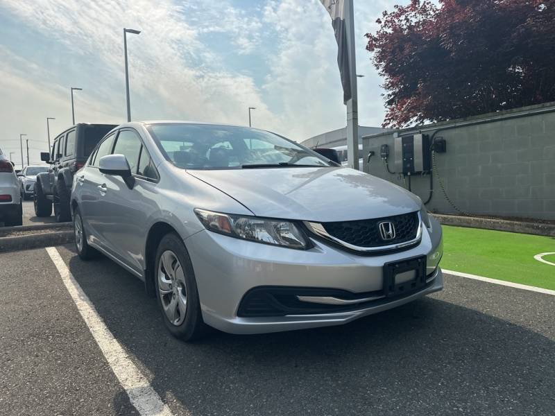 2013 Honda Civic Low km! Auto! Heated seats! Bluetooth! AC! Cruise!