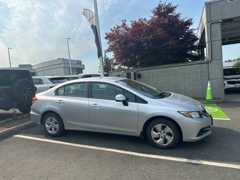 2013 Honda Civic Low km! Auto! Heated seats! Bluetooth! AC! Cruise!