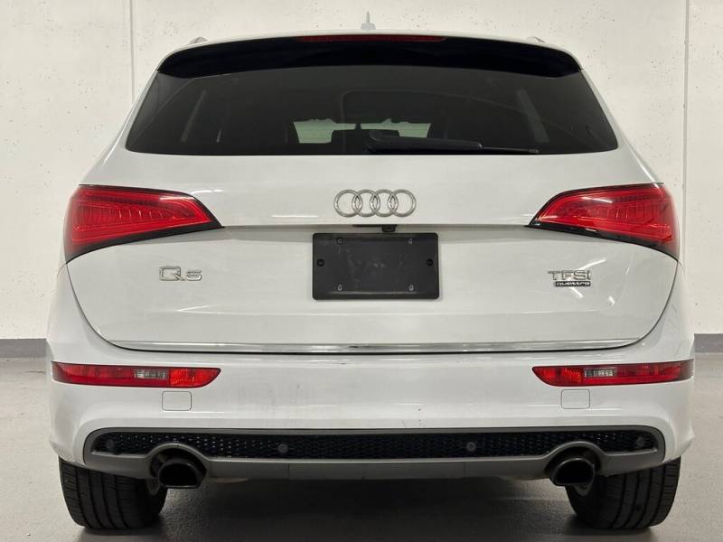 2015 Audi Q5 quattro S-Line! Navi! Pano Roof! 4 Cylinder Engine 2.0L