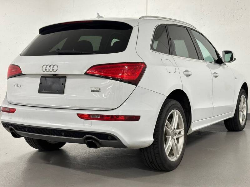 2015 Audi Q5 quattro S-Line! Navi! Pano Roof! 4 Cylinder Engine 2.0L