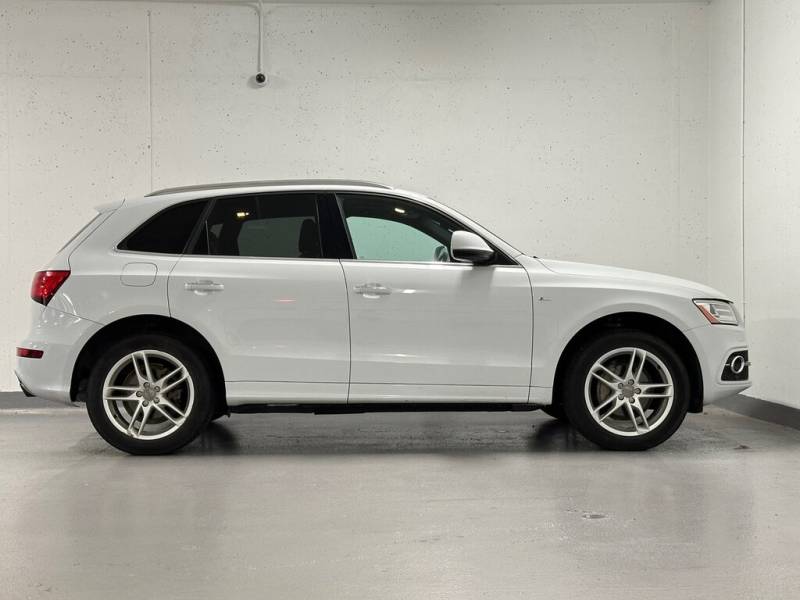 2015 Audi Q5 quattro S-Line! Navi! Pano Roof! 4 Cylinder Engine 2.0L