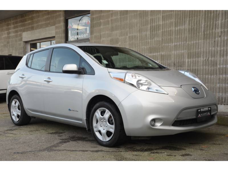 2015 Nissan LEAF HB S ONLY 5% GST, NO PST!