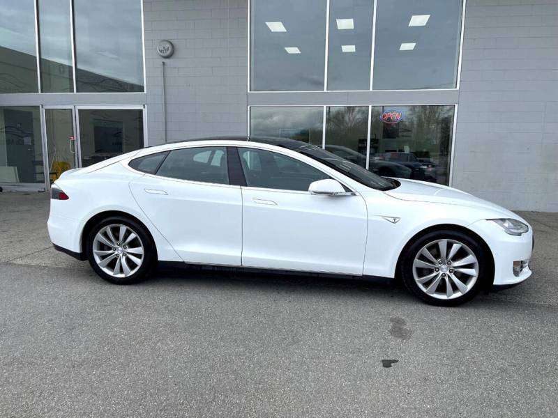 2015 Tesla Model S 4dr Sdn AWD 70D