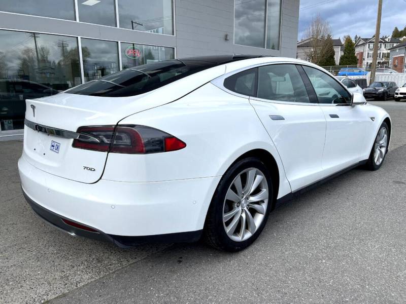 2015 Tesla Model S 4dr Sdn AWD 70D