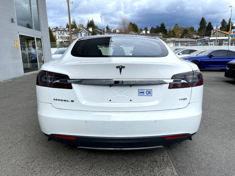 2015 Tesla Model S 4dr Sdn AWD 70D