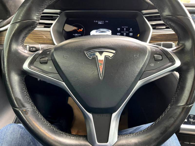 2015 Tesla Model S 4dr Sdn AWD 70D