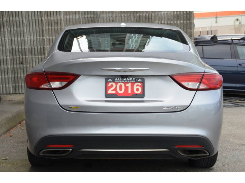 2016 Chrysler 200 C 