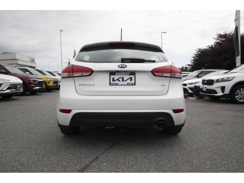 2017 Kia Forte5 EX Luxury! Hatchback! Low km! Roof! Leather!