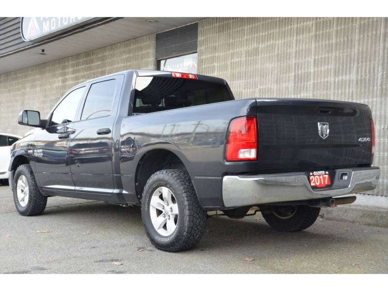 2017 Ram 1500 4WD Crew Cab 140.5  ST