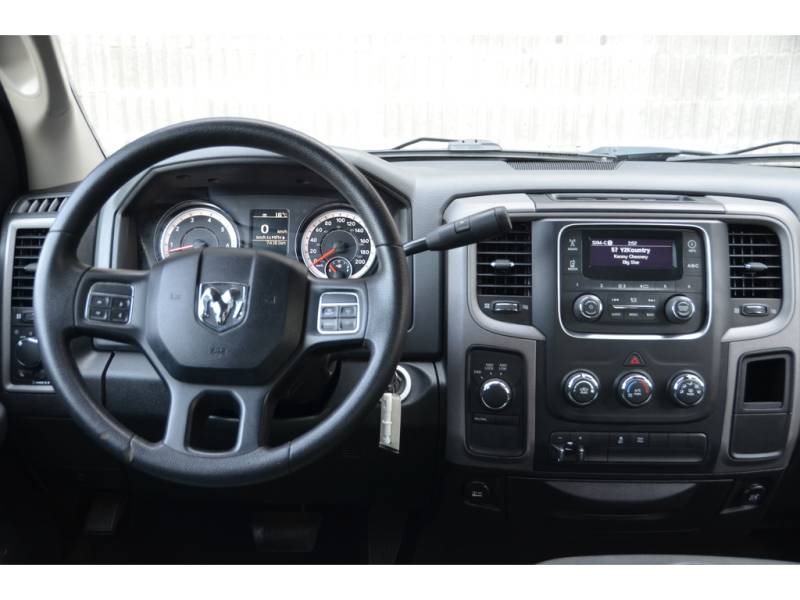 2017 Ram 1500 4WD Crew Cab 140.5  ST