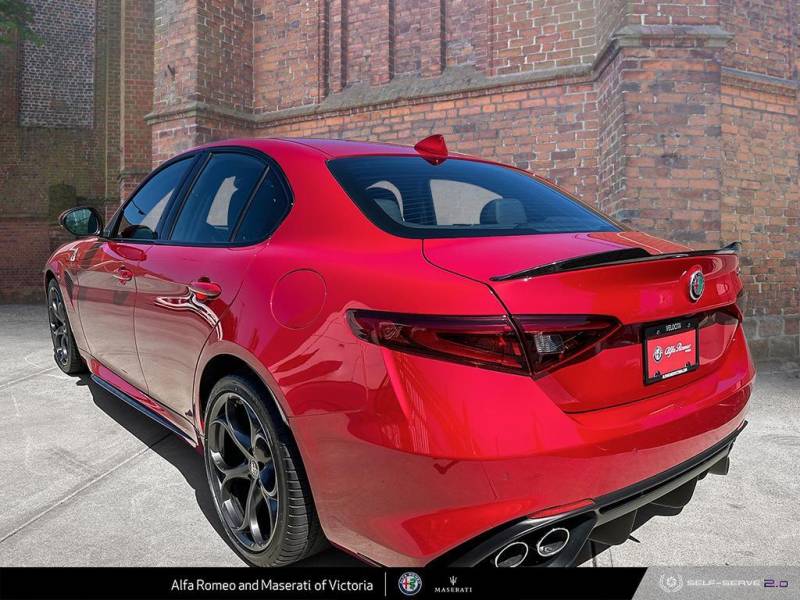 2018 Alfa Romeo Giulia Quadrifoglio 