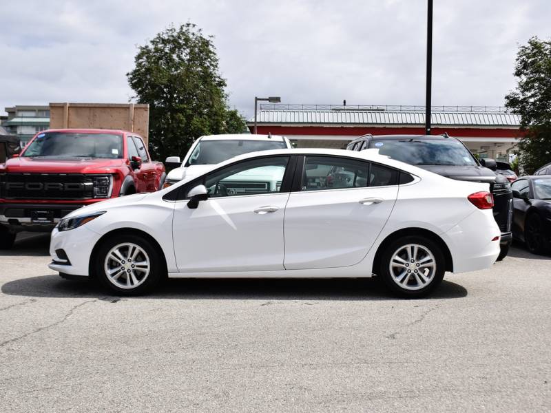 2018 Chevrolet Cruze LT - Heated Seats, Sunroof, Power Drivers Seat