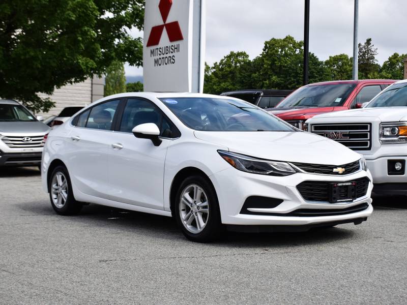 2018 Chevrolet Cruze LT - Heated Seats, Sunroof, Power Drivers Seat