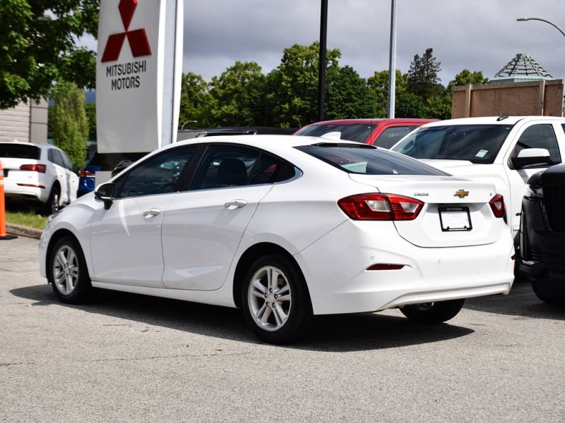 2018 Chevrolet Cruze LT - Heated Seats, Sunroof, Power Drivers Seat