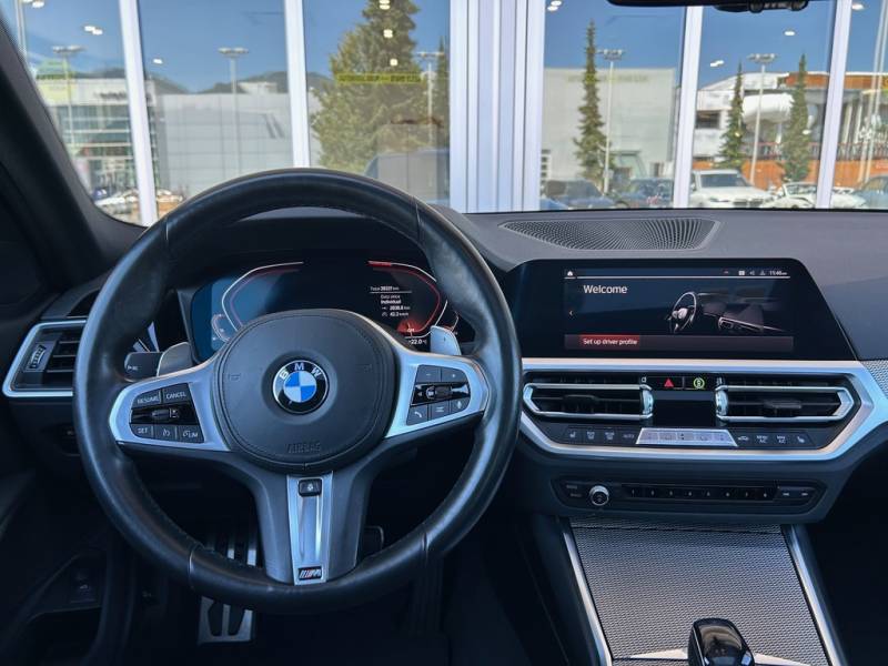 2020 BMW 330i xDrive  Premium l  M Sport l Variable Sport Steering