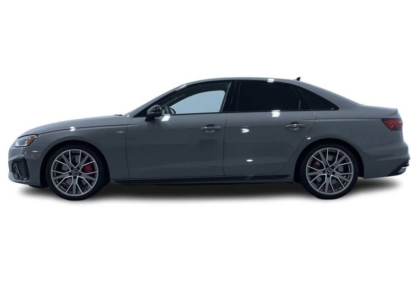 2022 Audi A4 quattro S-Line Black!