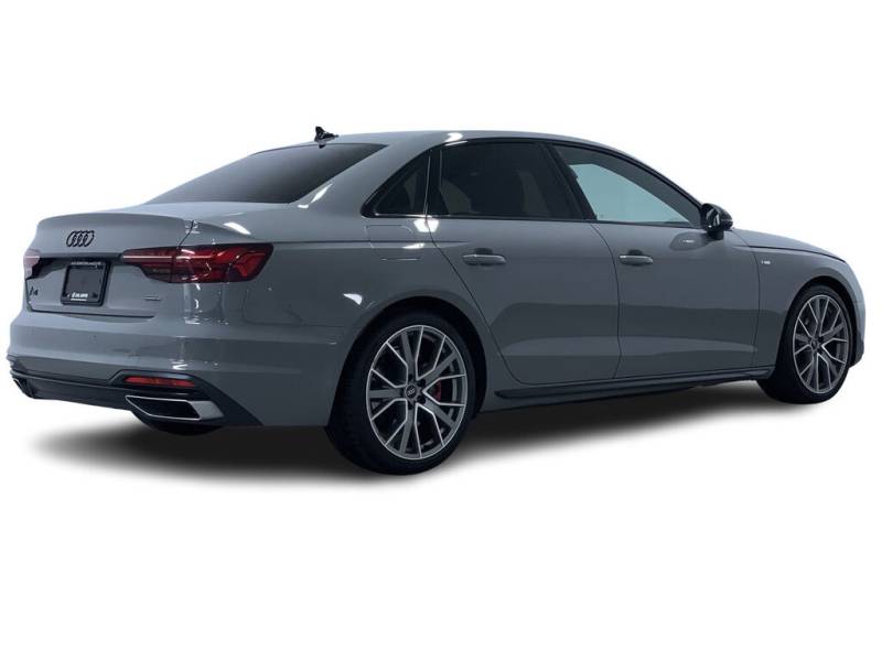 2022 Audi A4 quattro S-Line Black!