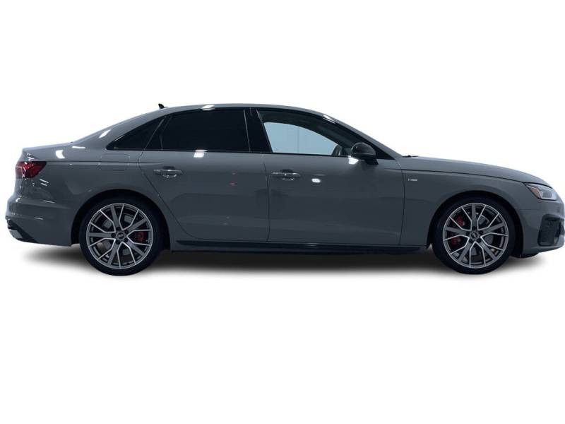 2022 Audi A4 quattro S-Line Black!