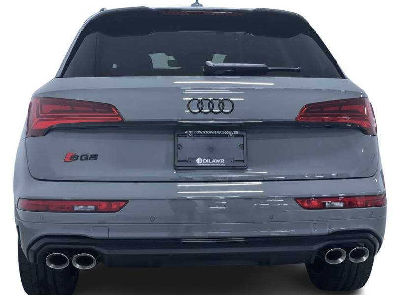 2022 Audi SQ5 quattro Black Optics