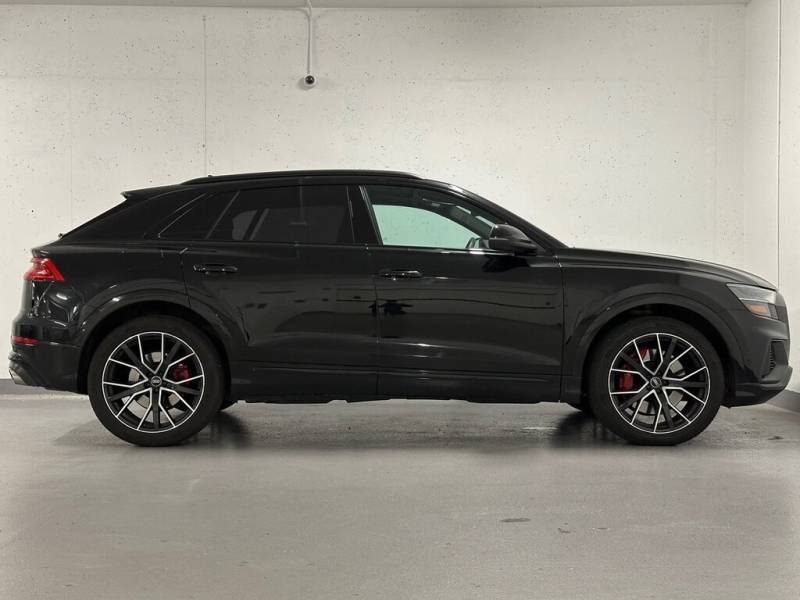 2022 Audi SQ8 quattro | Sport Exhaust | Black Optics Pkg 8 Cylinder Engine 4.0L