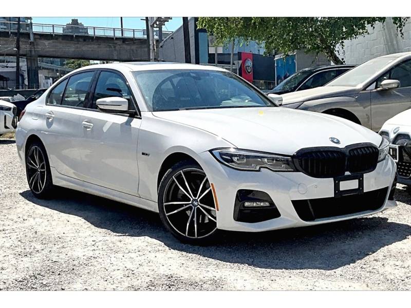 2022 BMW 3 Series 330e xDrive