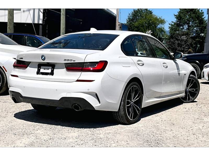 2022 BMW 3 Series 330e xDrive