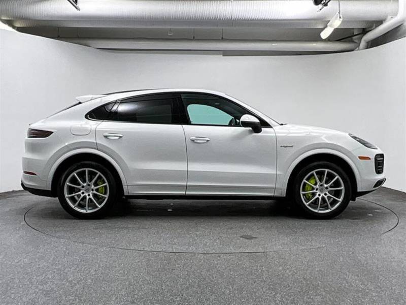 2022 Porsche Cayenne e-Hybrid *COUPE* / Certified / Local