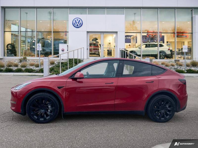 2022 Tesla Model Y Long Range AWD | Sunroof | Navigation | Premium Au