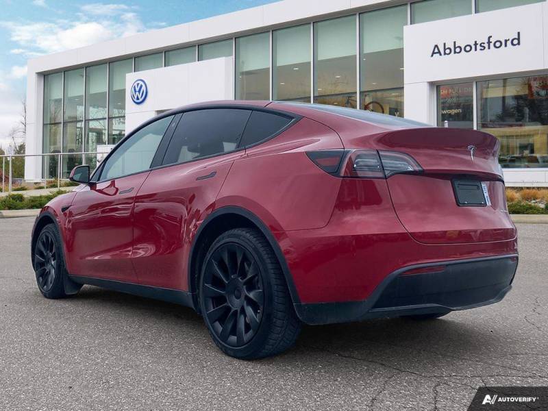 2022 Tesla Model Y Long Range AWD | Sunroof | Navigation | Premium Au