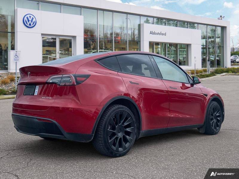 2022 Tesla Model Y Long Range AWD | Sunroof | Navigation | Premium Au