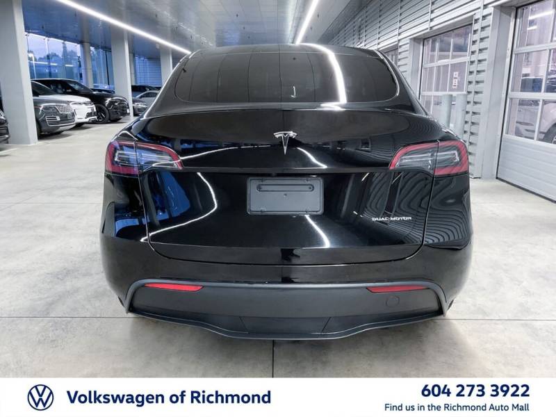 2022 Tesla Model Y Long Range | Dual Motor | Moon Roof | Navigation |