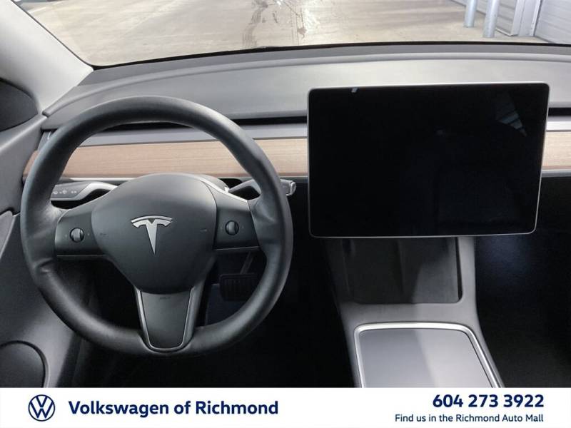 2022 Tesla Model Y Long Range | Dual Motor | Moon Roof | Navigation |