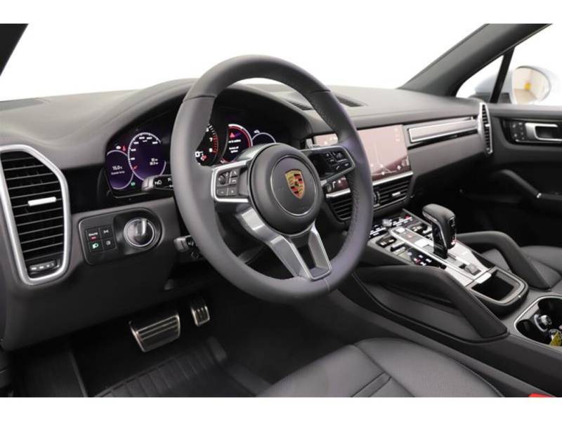 2023 Porsche Cayenne S Platinum Edition