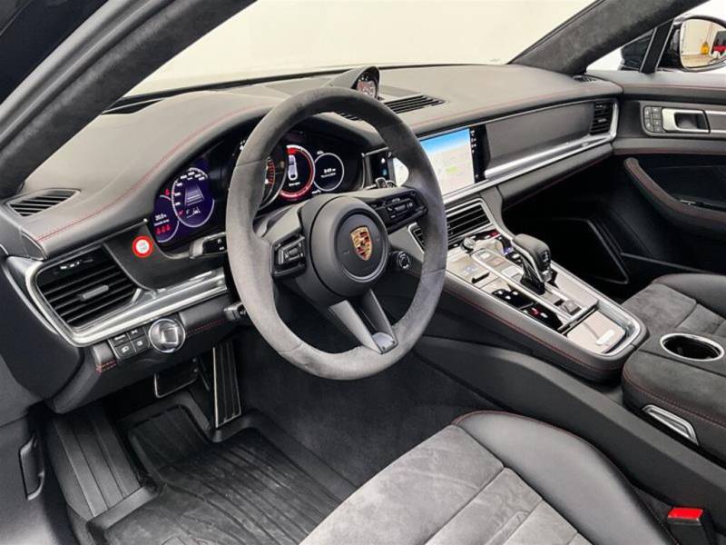 2023 Porsche Panamera GTS Sport Turismo / Certified / No Claims