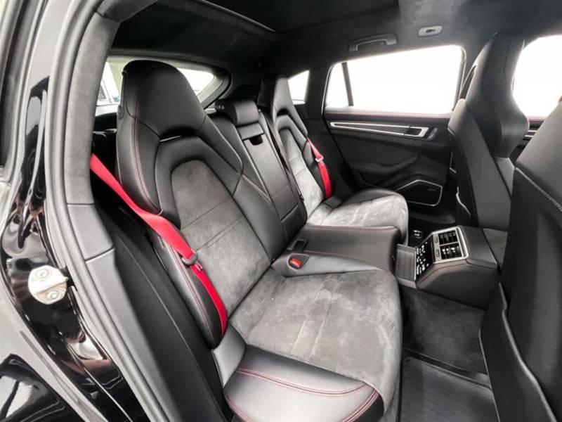 2023 Porsche Panamera GTS Sport Turismo / Certified / No Claims