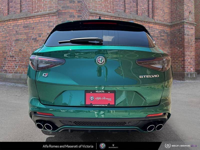 2024 Alfa Romeo Stelvio Quadrifoglio