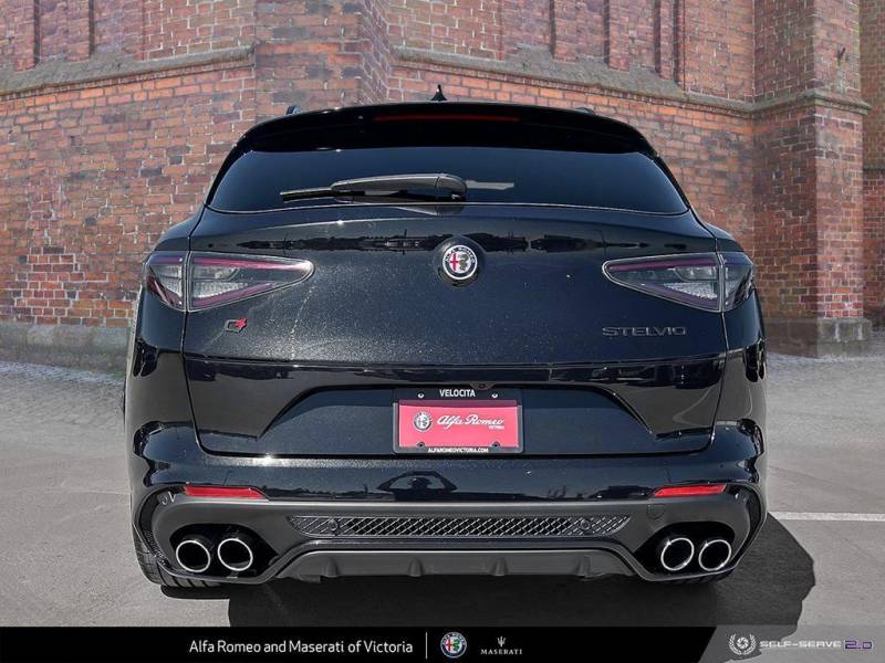 2024 Alfa Romeo Stelvio Quadrifoglio