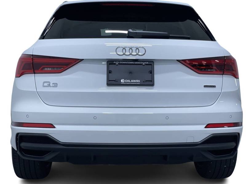 2024 Audi Q3 Progressiv | $5000 OFF! 4 Cylinder Engine