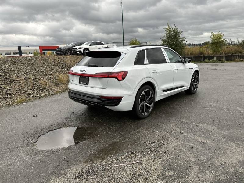 2024 Audi Q8 e-tron quattro