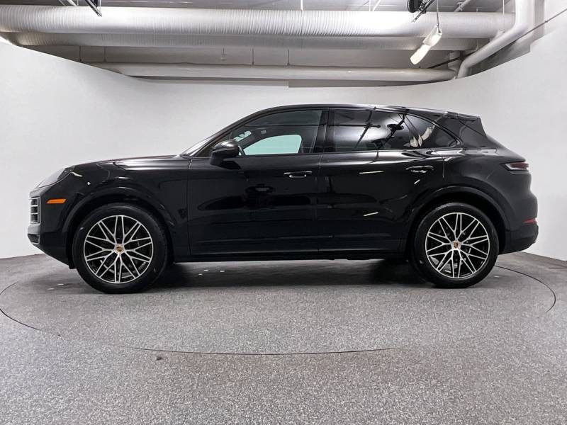 2024 Porsche Cayenne Certified / Winter Wheel Set / Premium Pkg