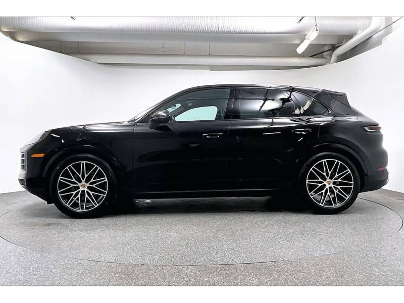 2024 Porsche Cayenne Certified / Winter Wheel Set / Premium Pkg