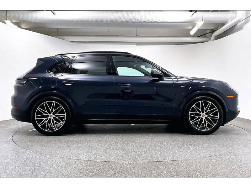 2024 Porsche Cayenne Certified / Winter Wheel Set / Premium Pkg