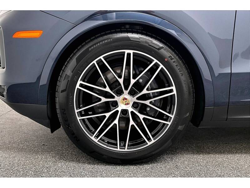 2024 Porsche Cayenne Certified / Winter Wheel Set / Premium Pkg