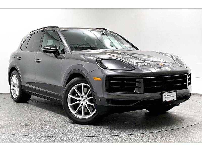 2024 Porsche Cayenne /Executive Demo/ Rear Axle Steering