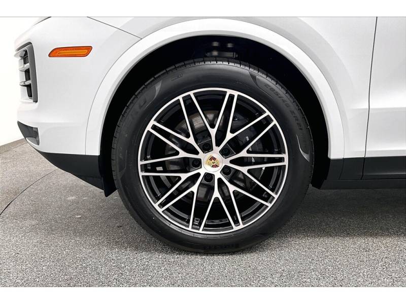 2024 Porsche Cayenne Certified / Winter Wheel Set / Sport Chrono Pkg