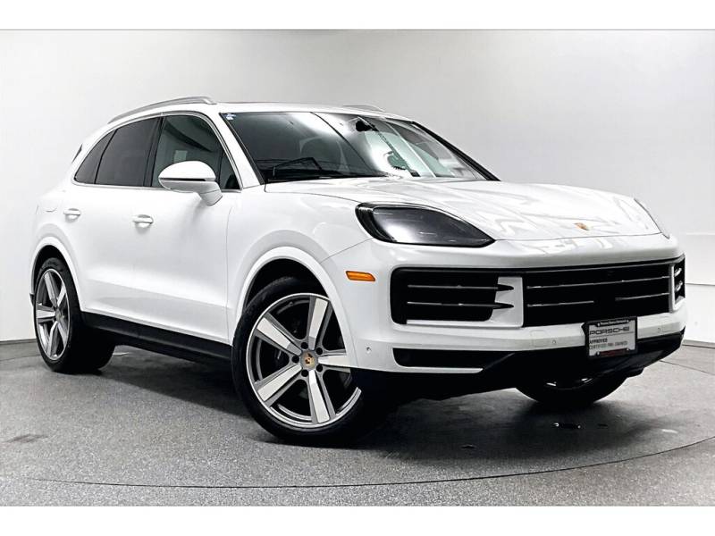 2024 Porsche Cayenne Certified Pre-owned / AWD / Premium Pkg+