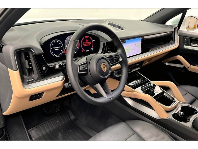 2024 Porsche Cayenne Certified Pre-owned / AWD / Premium Pkg+