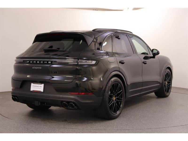 2024 Porsche Cayenne / Certified / Premium Pkg / Sport Chrono Pkg